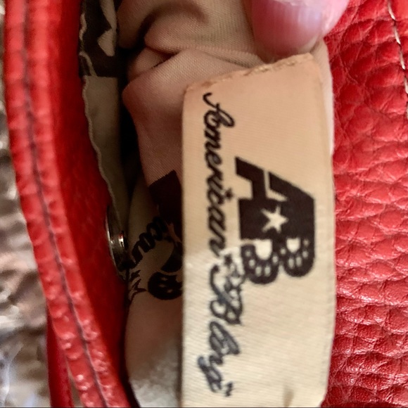 Small Shoulder Purse with exquisite detailing - Picture 6 of 11